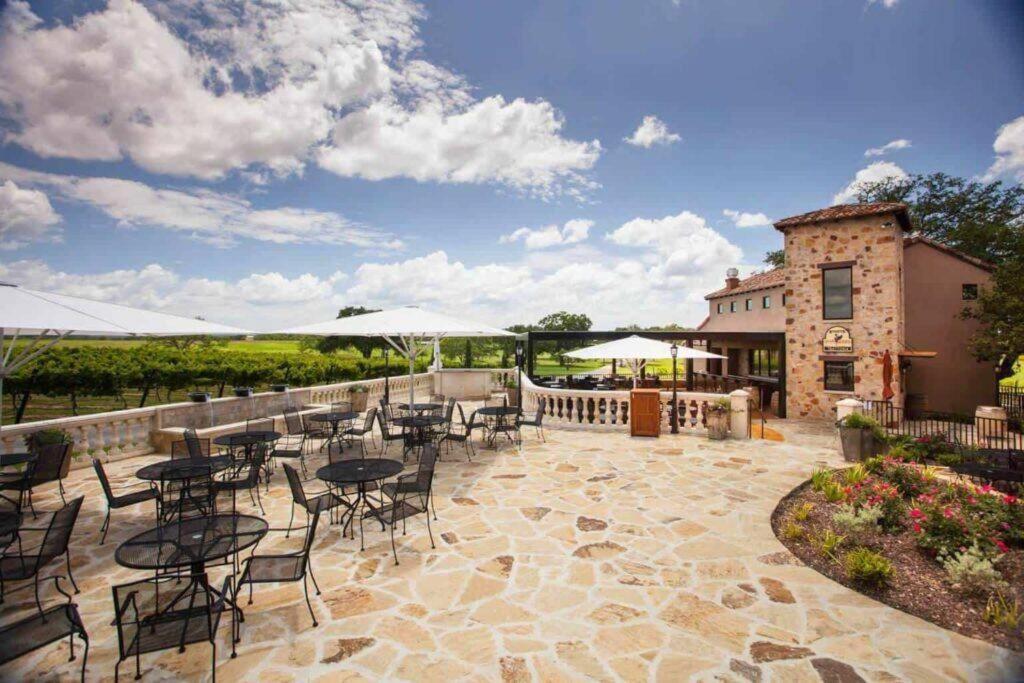 The Container Retreat @ 290 Wine Trail #9 Get Away Today! Hye Екстериор снимка